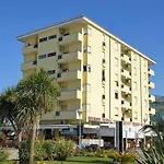 Apartment Bright Flat Overlooking The Sea-beahost