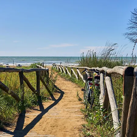 Lägenhet Bright Flat Overlooking The Sea With Side Sea View Bibione
