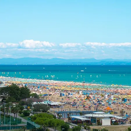 Bright Flat Overlooking The Sea With Side Sea View Bibione