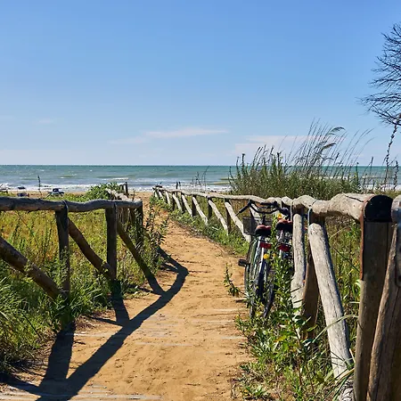 Lägenhet Bright Flat Overlooking The Sea With Side Sea View Bibione