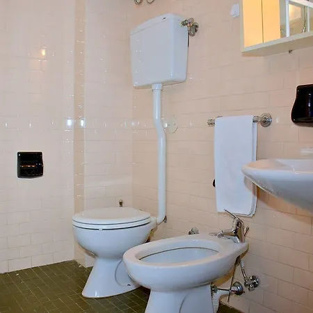 Daire Bright Flat Overlooking The Sea With Side Sea View *