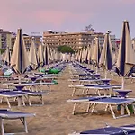 Bright Flat Overlooking The Sea-beahost Daire *