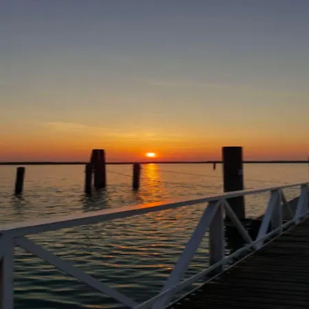 Bright Flat Overlooking The Sea-beahost דירה