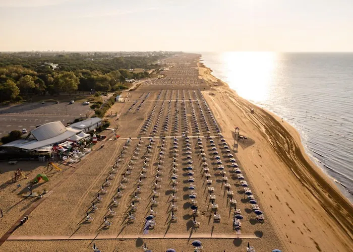 Bright Flat Overlooking The Sea-beahost Daire Bibione