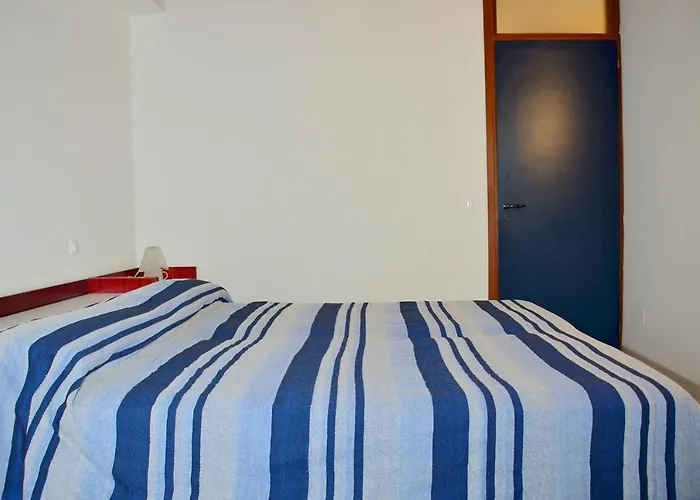 Bright Flat Overlooking The Sea-beahost Daire