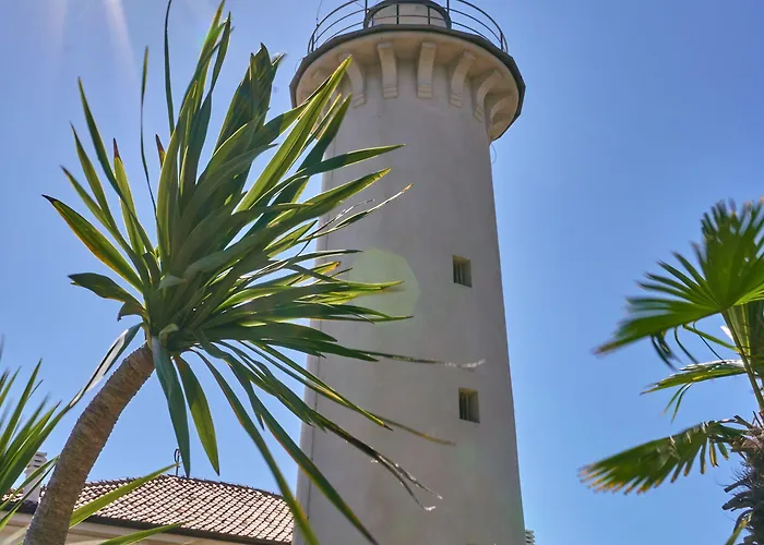 Bright Flat Overlooking The Sea-beahost