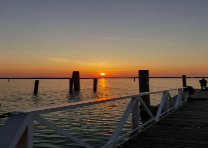 Bright Flat Overlooking The Sea-beahost Daire