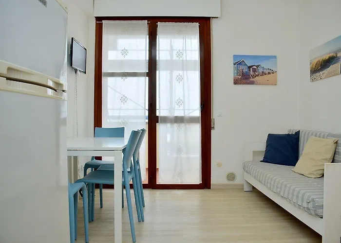 Bright Flat Overlooking The Sea-beahost Lägenhet