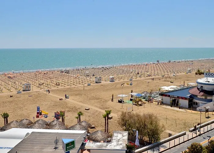 Bright Flat Overlooking The Sea-beahost Daire